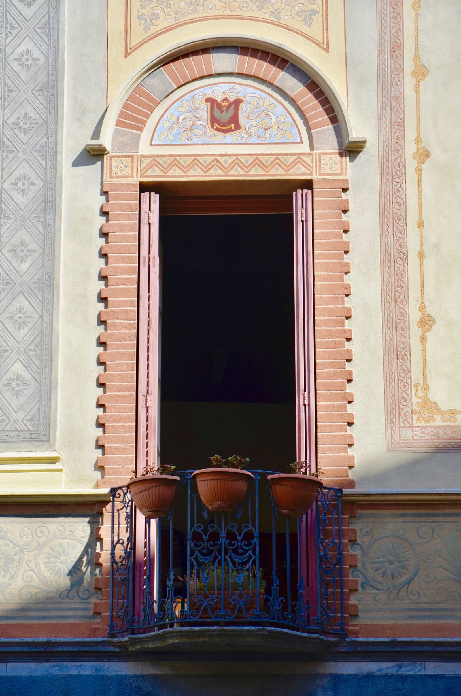 Nikon D5100 sample photo. Balcony, house facade, building photography