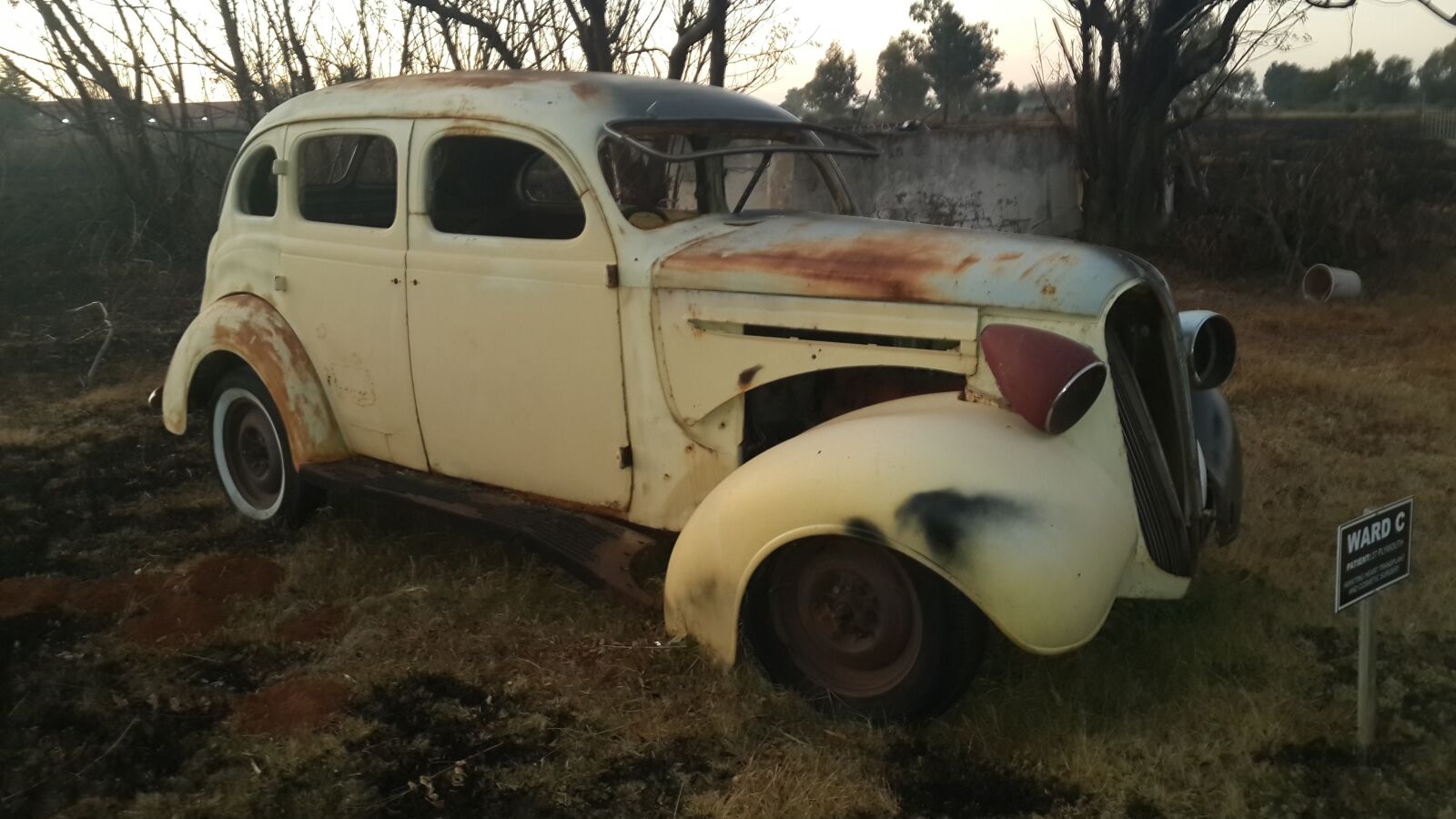 Samsung Galaxy S4 sample photo. Classic, car, plymouth photography