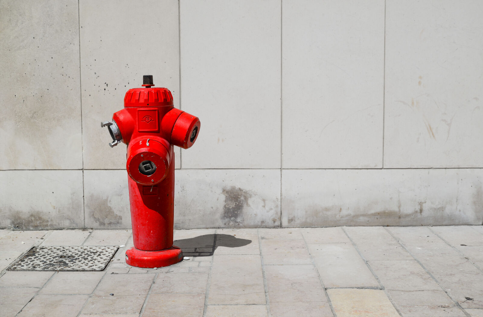 Nikon AF-S Nikkor 24-85mm F3.5-4.5G ED VR sample photo. Daylight, fire, hydrant, iron photography