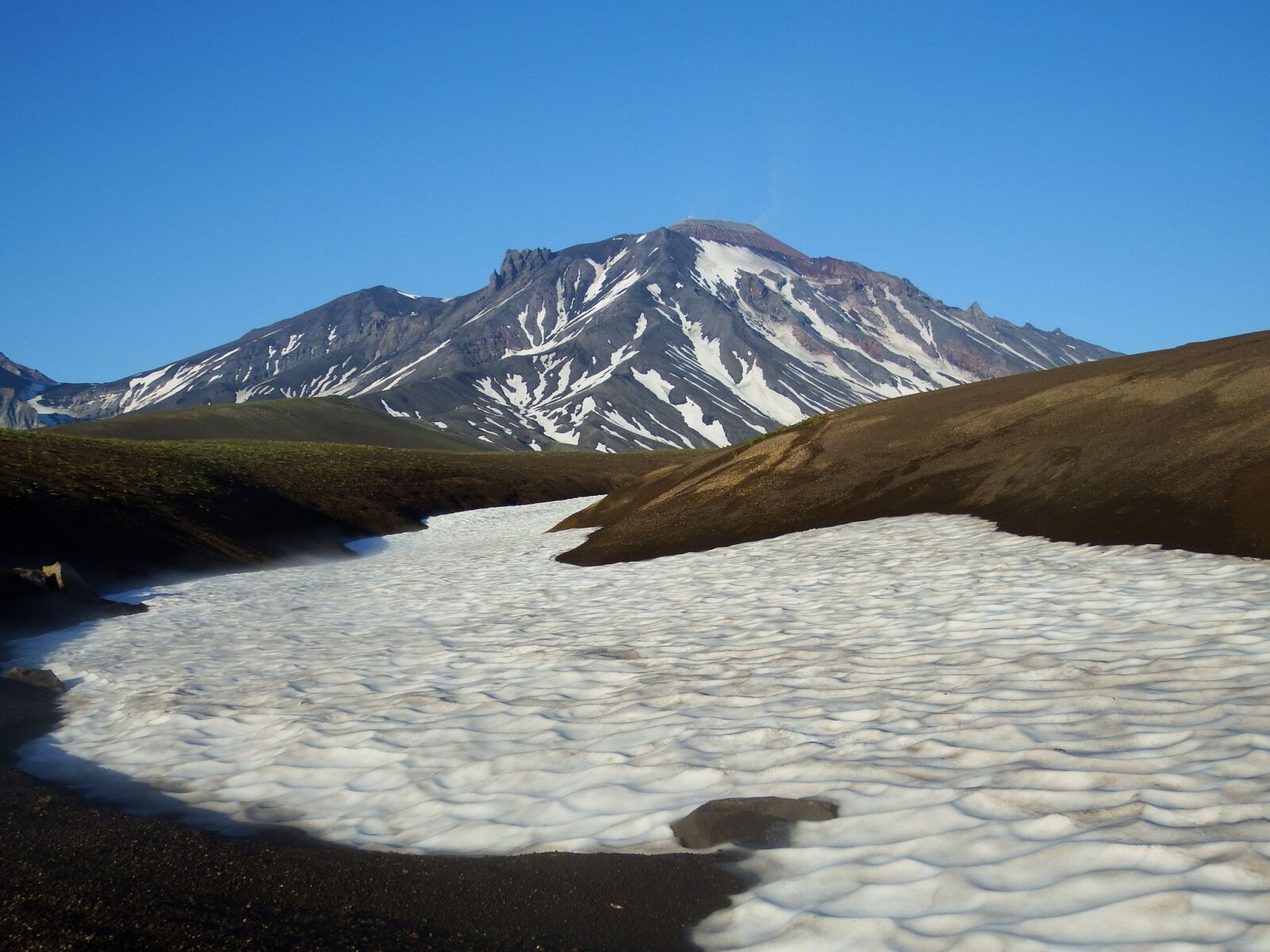 Fujifilm FinePix S1 sample photo. Volcano, nipple, mountain photography