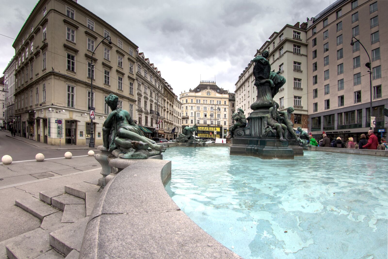 Canon EOS 600D (Rebel EOS T3i / EOS Kiss X5) sample photo. Vienna, downtown, neumarkt photography