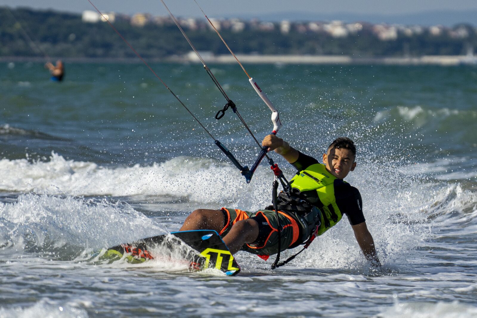 Sony a7 II + Sony FE 70-200mm F4 G OSS sample photo. Kite, surf, sea photography