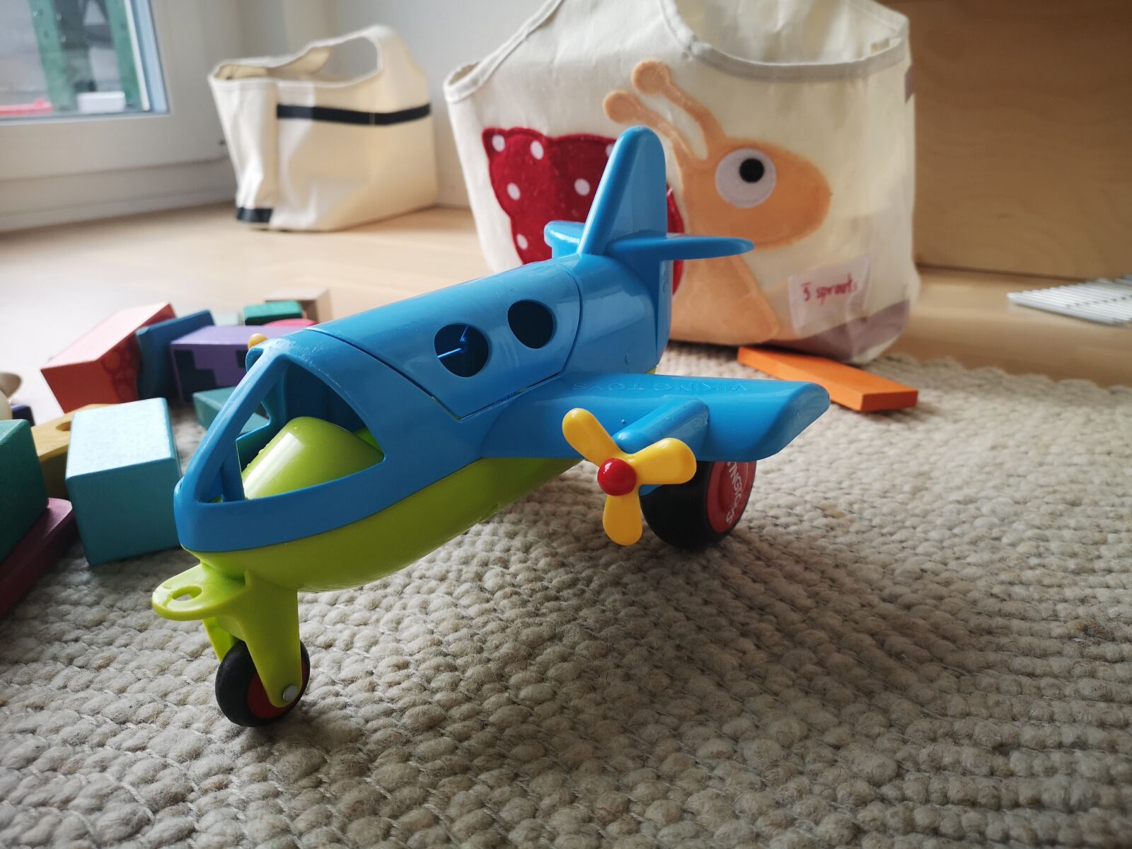 HUAWEI CLT-L29 sample photo. Aircraft, airplane toy, child photography