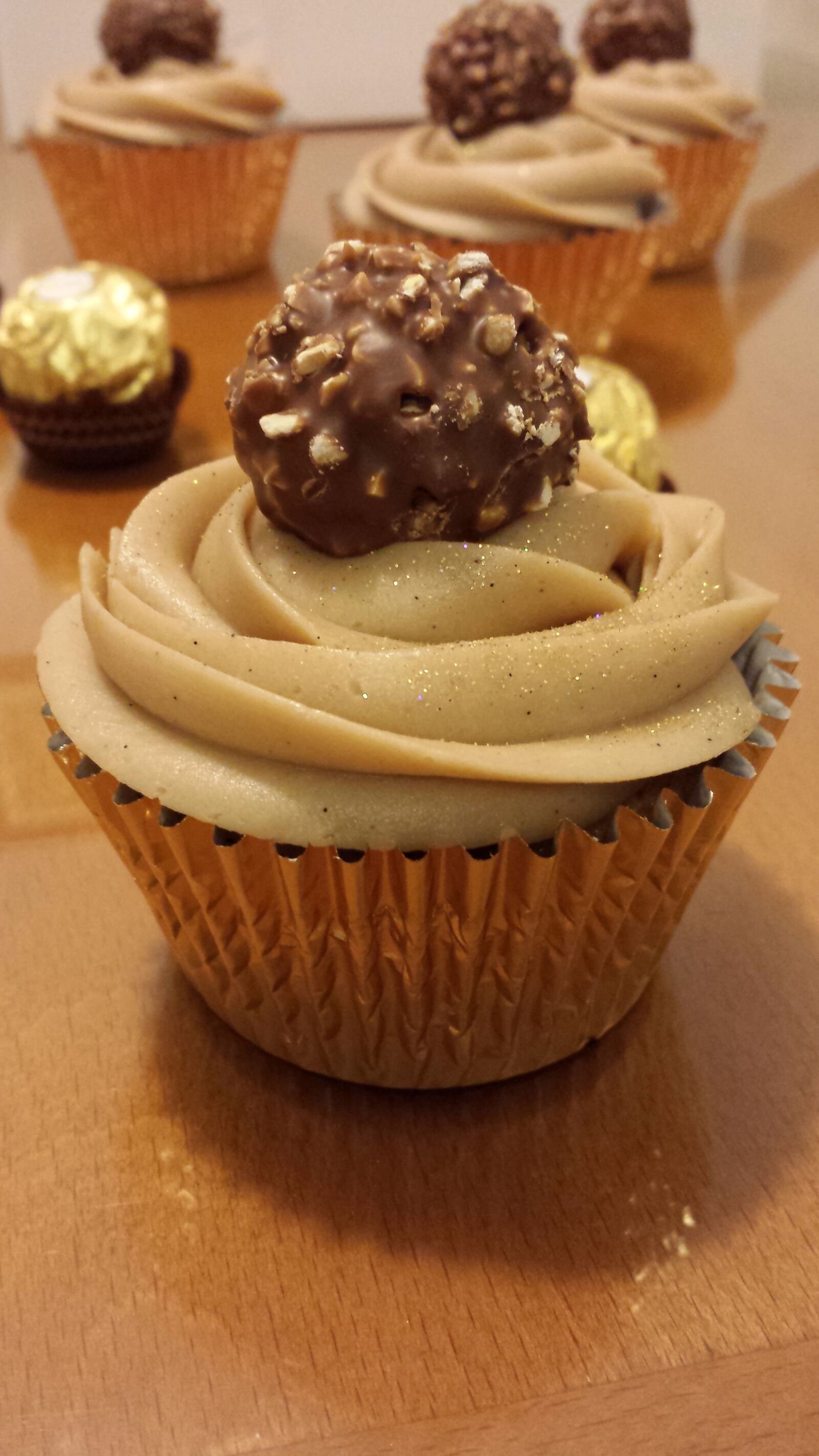 Samsung Galaxy S4 sample photo. Chocolate, cupcake, dessert, ferrero photography
