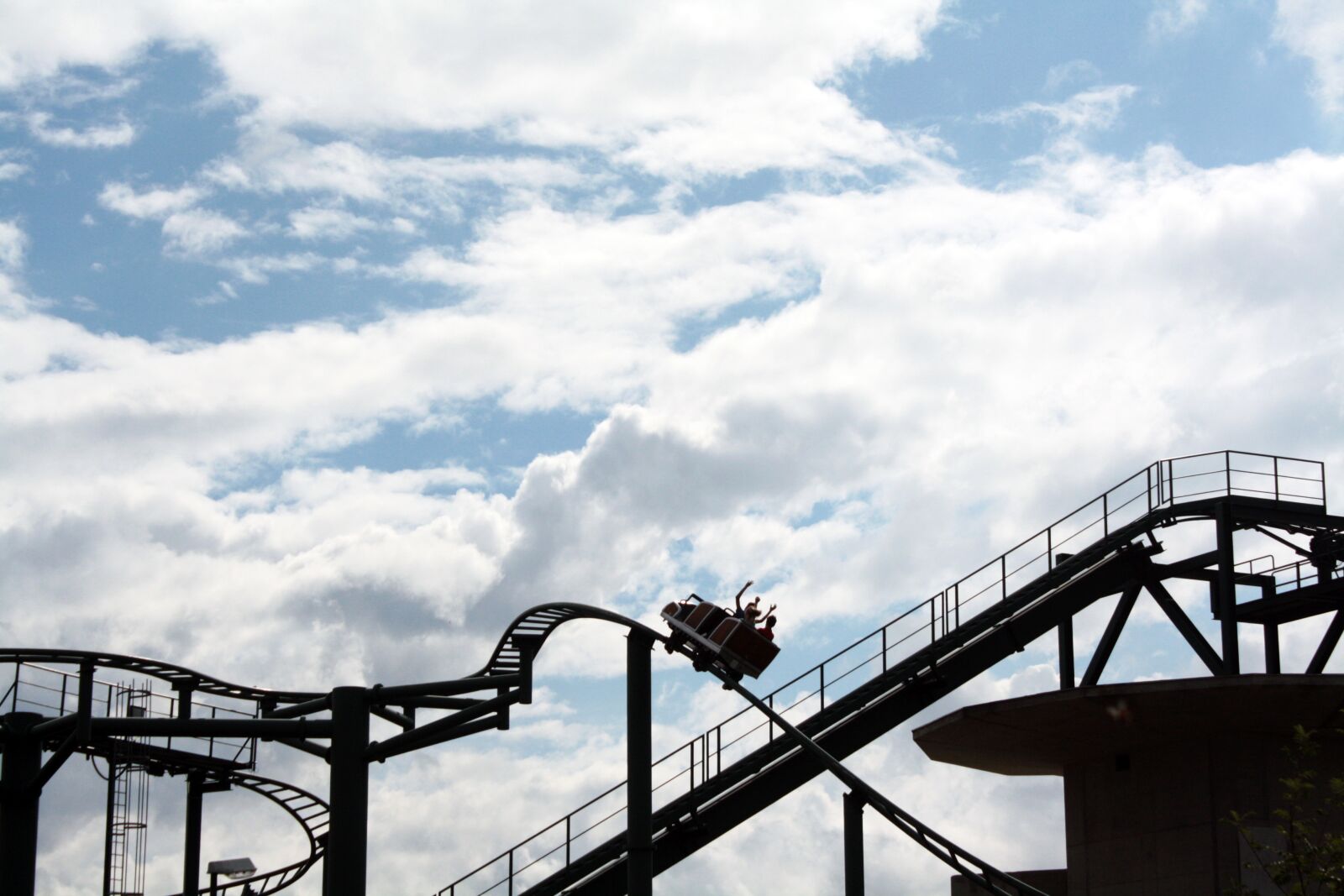 Canon EOS 1000D (EOS Digital Rebel XS / EOS Kiss F) sample photo. Rollercoaster, ride, excitement photography