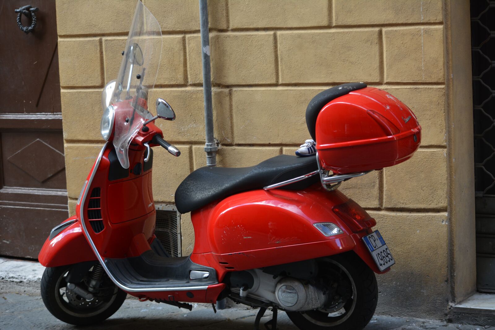 Nikon D5200 sample photo. Vespa, italy, scooter photography