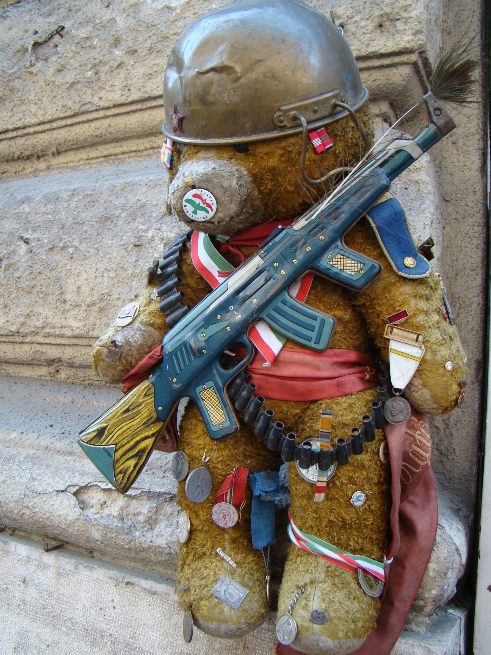 Sony Cyber-shot DSC-H50 sample photo. Teddy, toy war, teddy photography