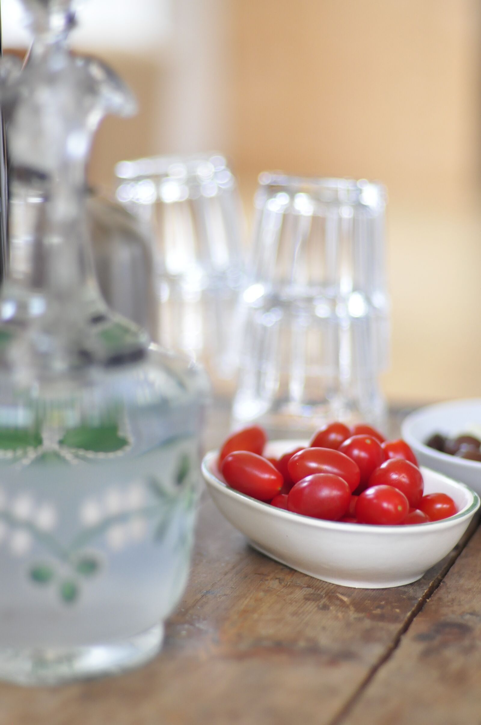 Nikon D90 sample photo. Tomatoes, glass, drinking photography