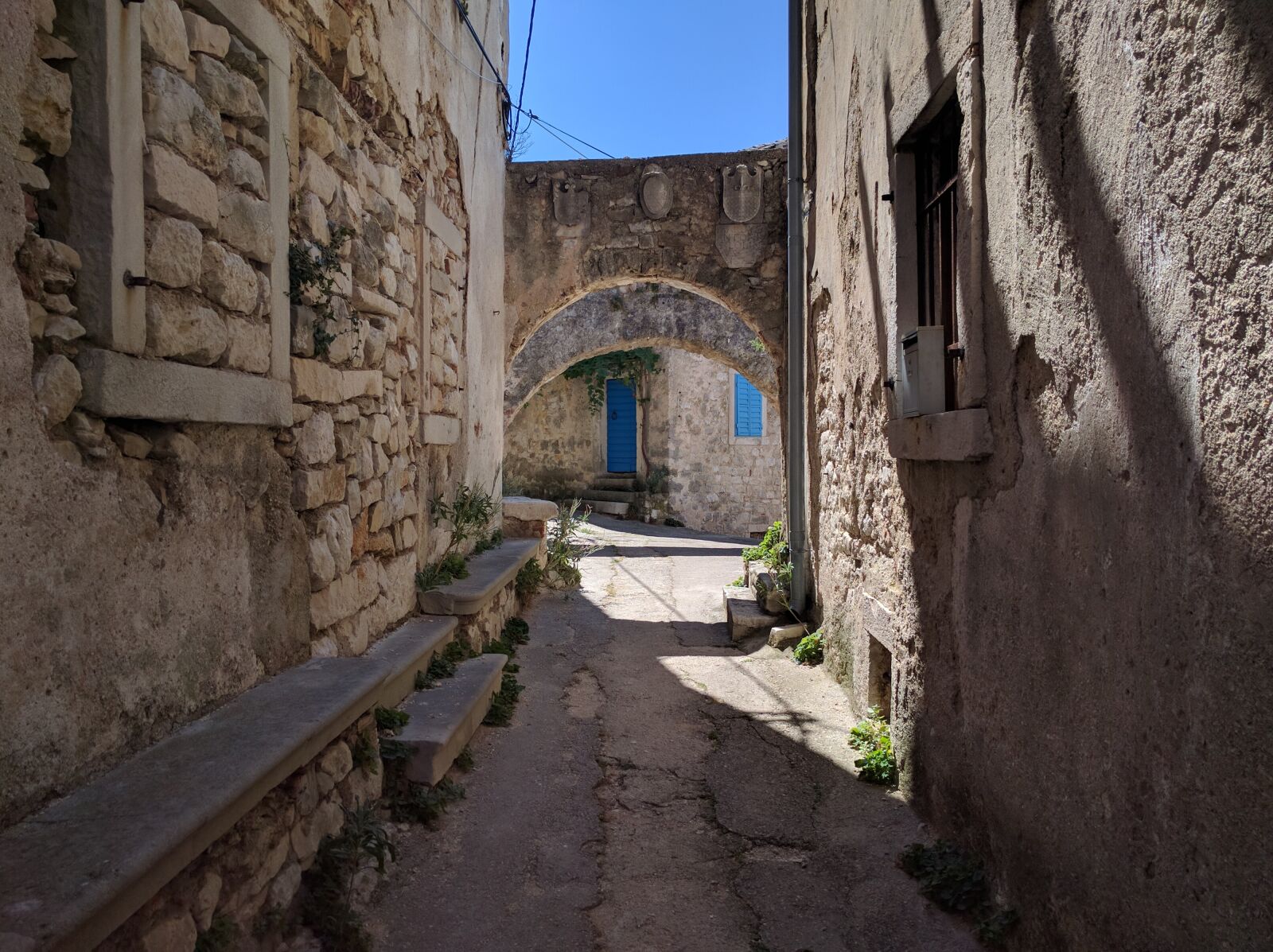Google Nexus 6P sample photo. Country, city, old town photography