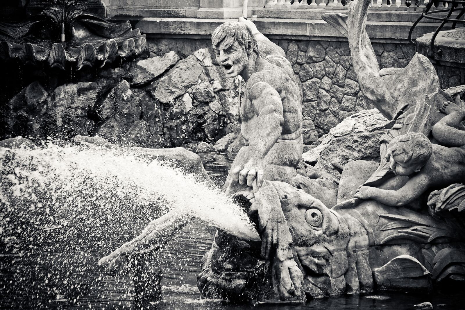 Olympus OM-D E-M10 sample photo. Statue, fountain, figure photography