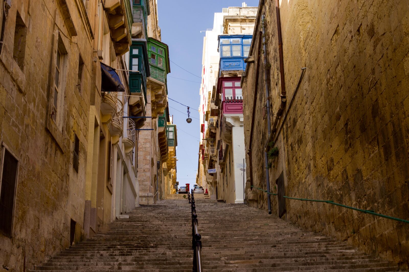 Canon EOS 6D + Canon EF 50mm F1.4 USM sample photo. Malta, travel, city photography