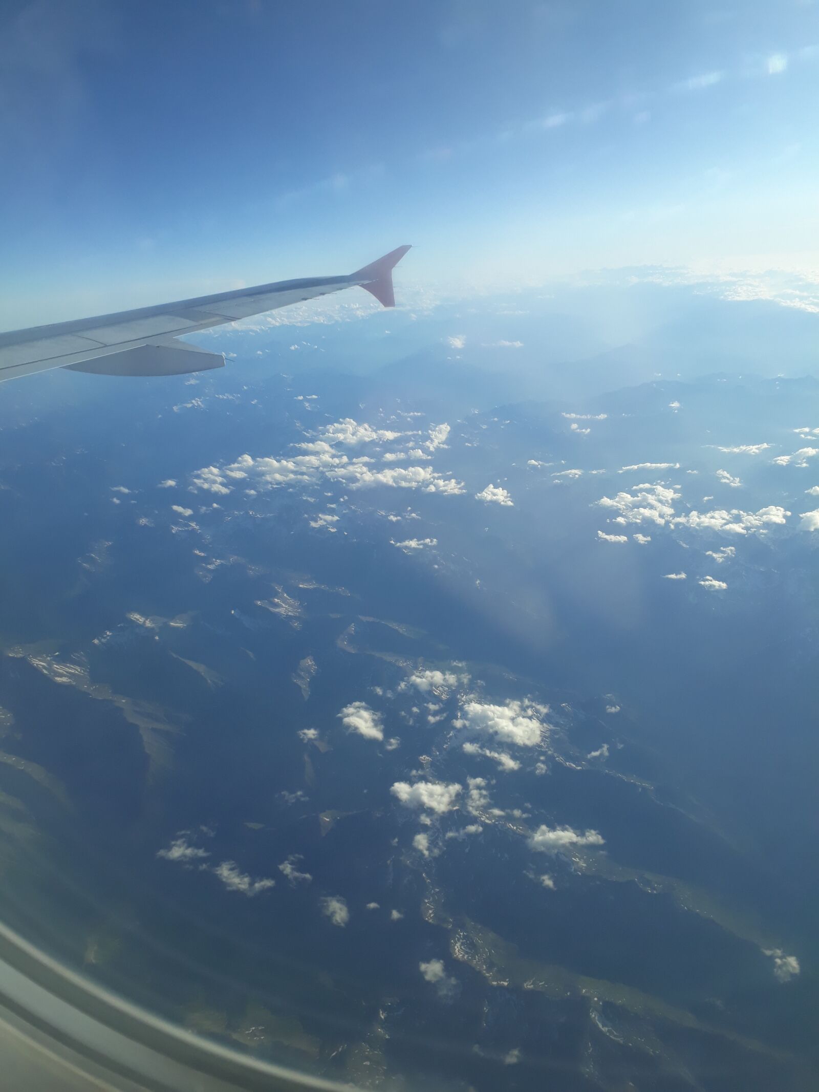 Samsung Galaxy A3(2017) sample photo. Flight, clouds, aviation photography
