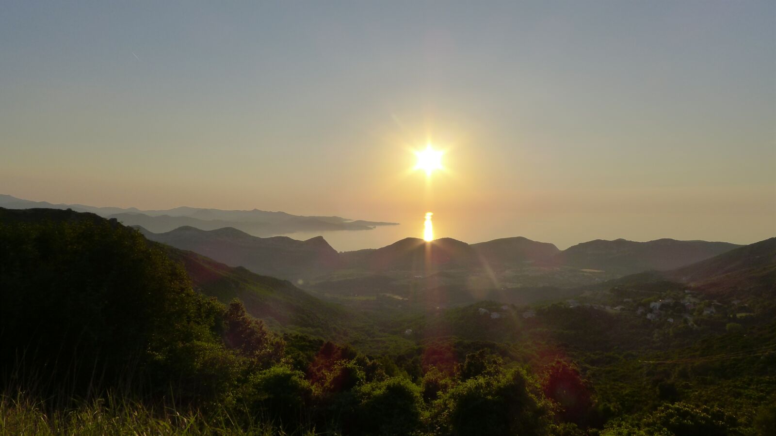 Panasonic Lumix DMC-LX7 sample photo. Corsica, sun, landscape photography