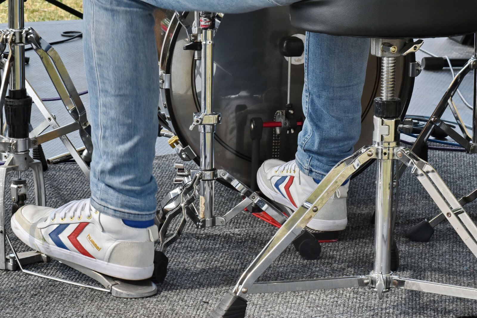 Nikon D5500 sample photo. Drum, musician, sneakers, man photography