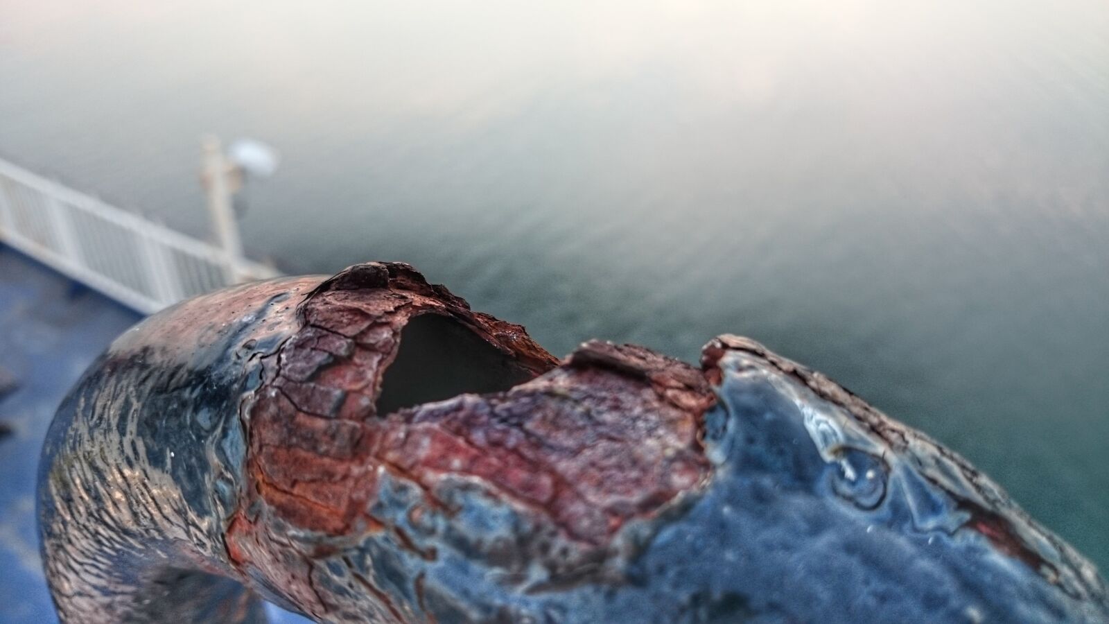 Sony Xperia Z2 sample photo. Ship, rust, sea photography