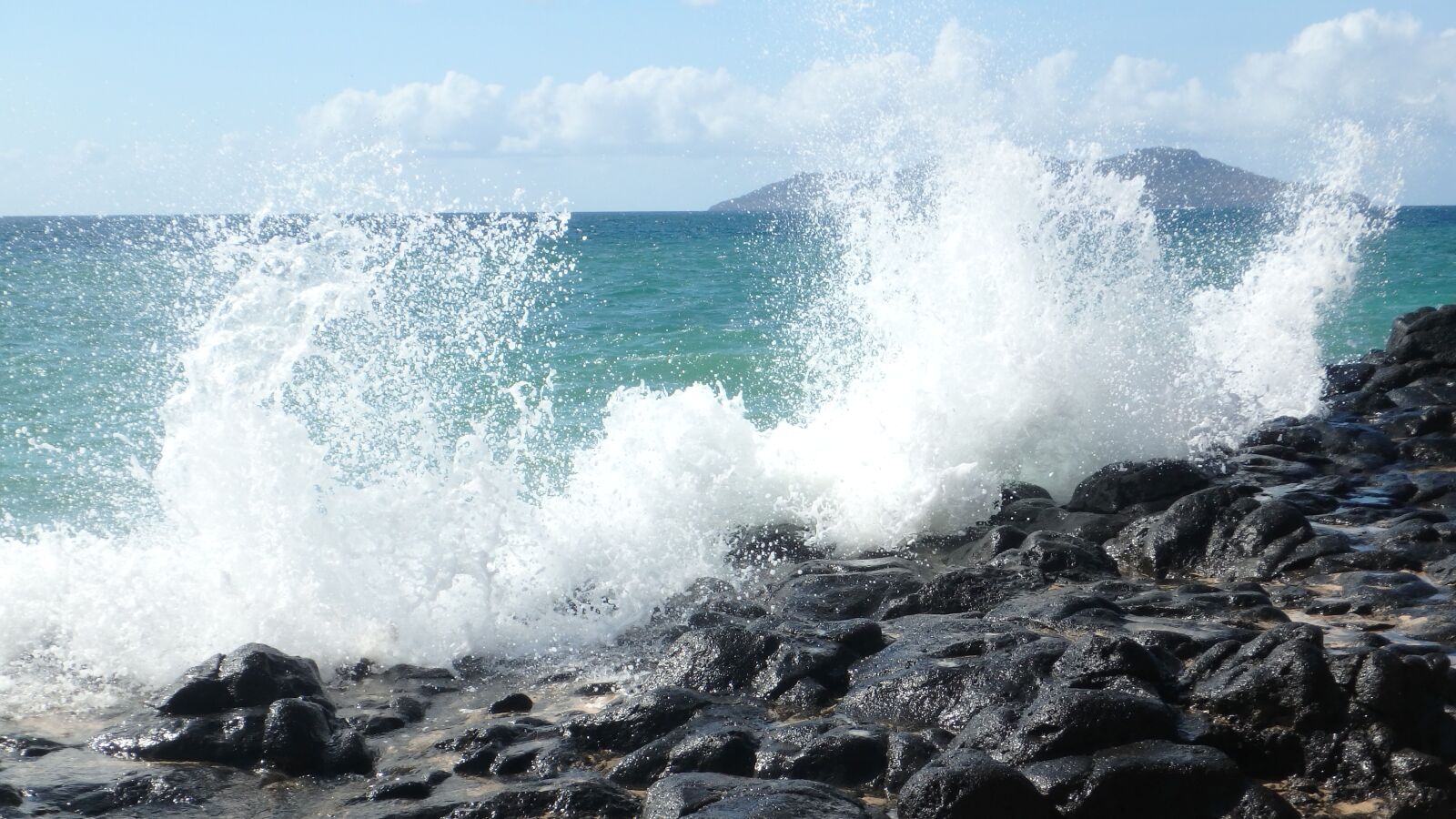 Olympus TG-860 sample photo. Ocean, splash, beach photography
