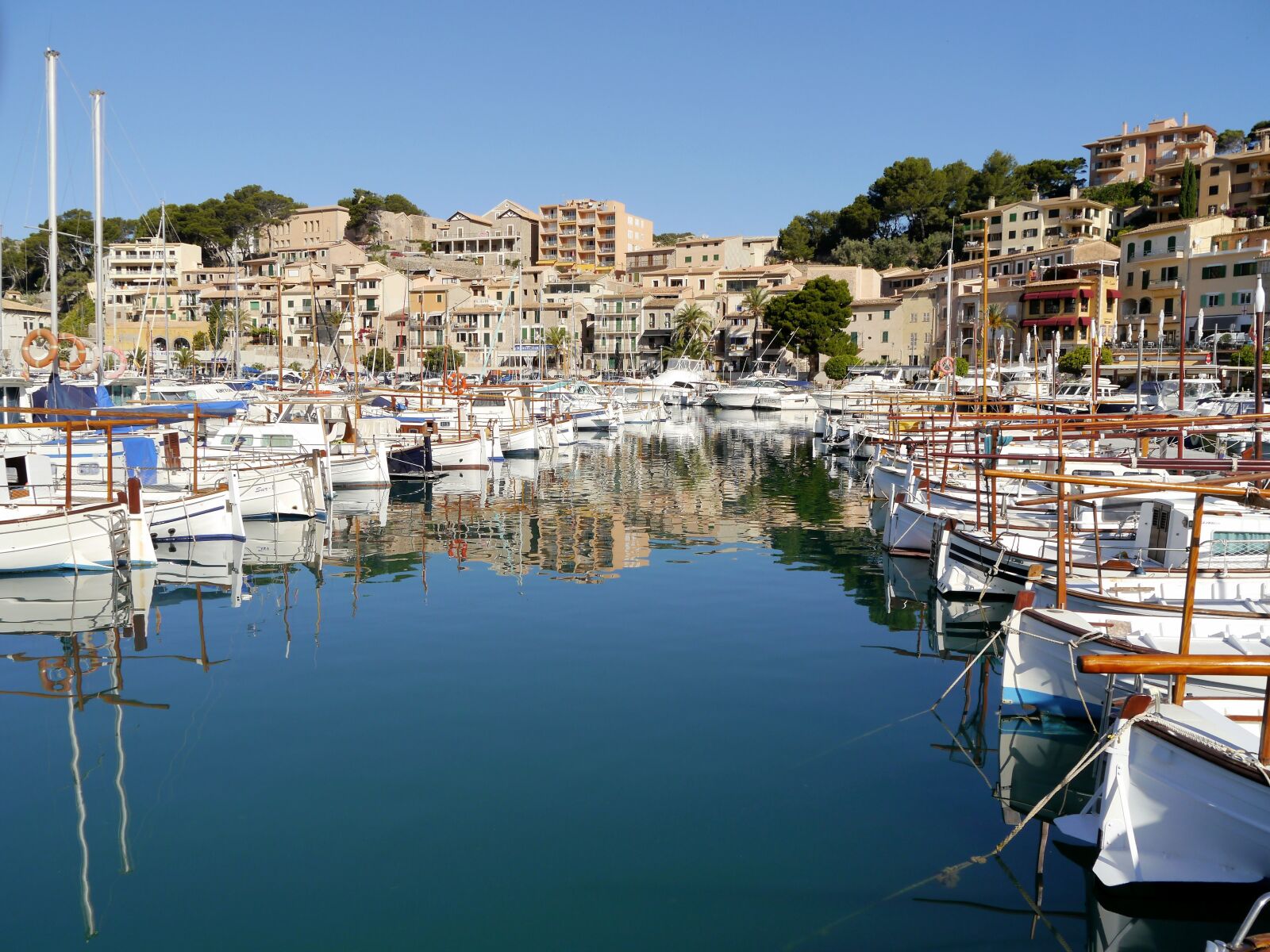 Panasonic Lumix DMC-G5 sample photo. Spain, mallorca, coast photography