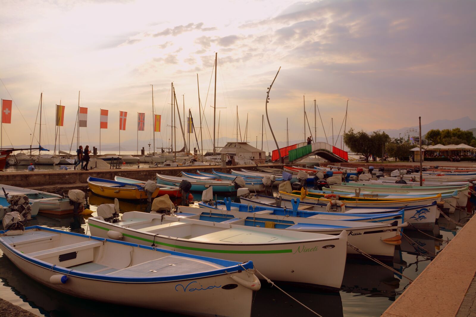 Nikon D7100 sample photo. Flags, italy, bridge photography