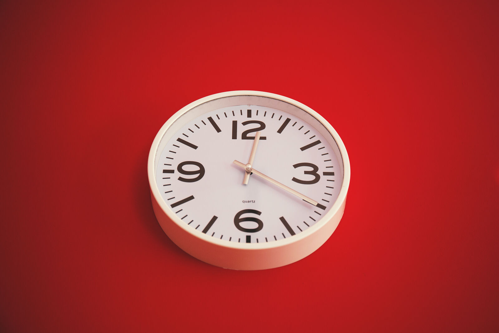 Canon EF 24-70mm F4L IS USM sample photo. Clock, quartz, time, midday photography