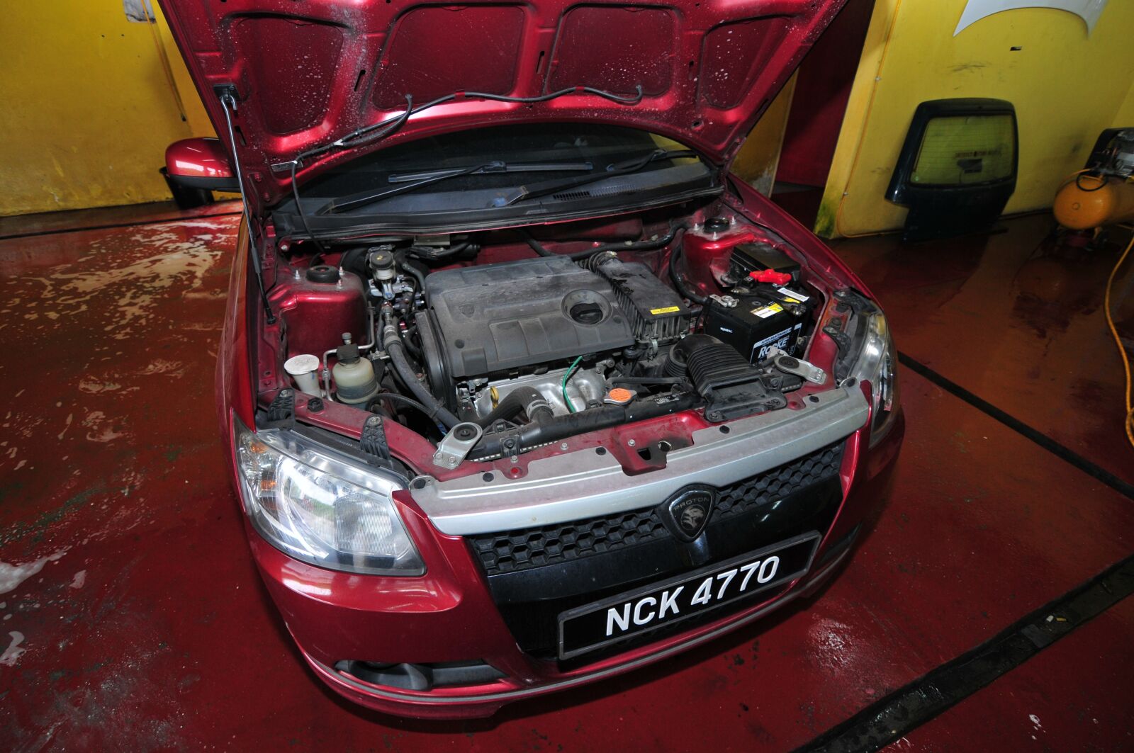 Nikon D300S sample photo. Car, repairs, garage photography