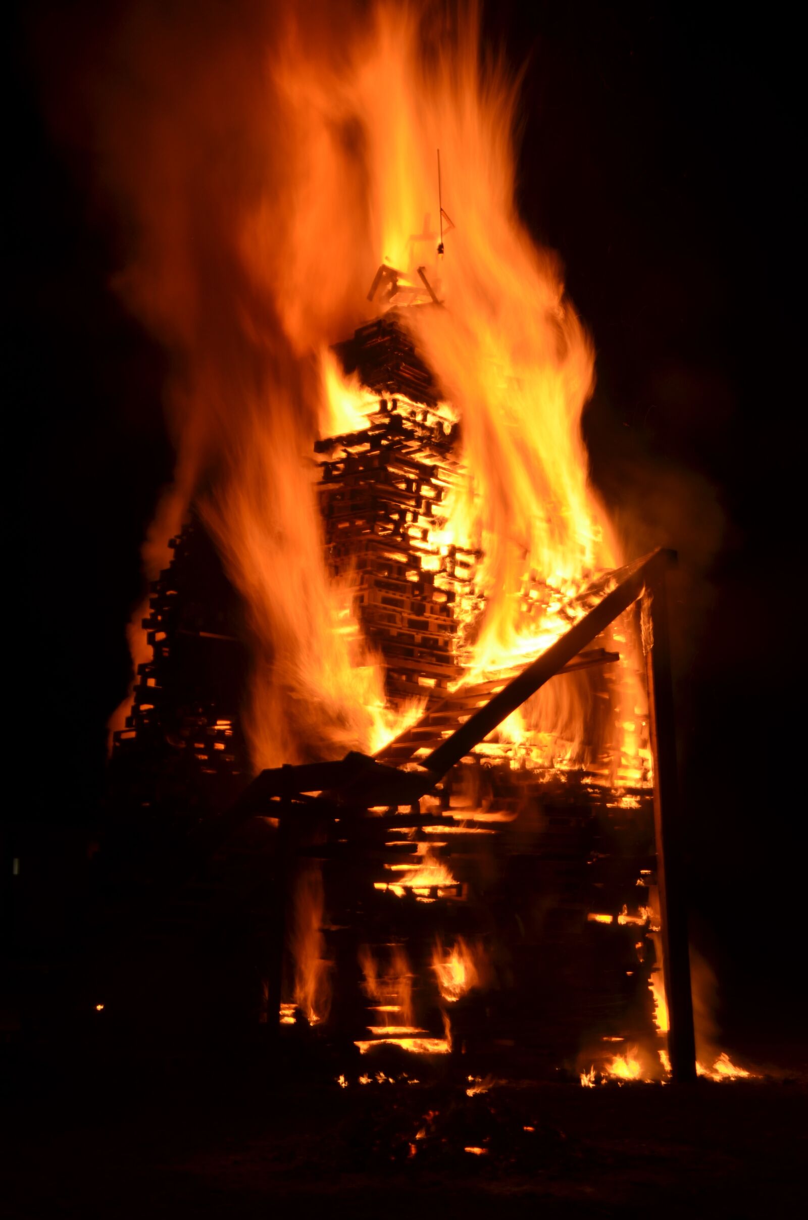 Nikon D5100 sample photo. Midsummer, fire, flame photography