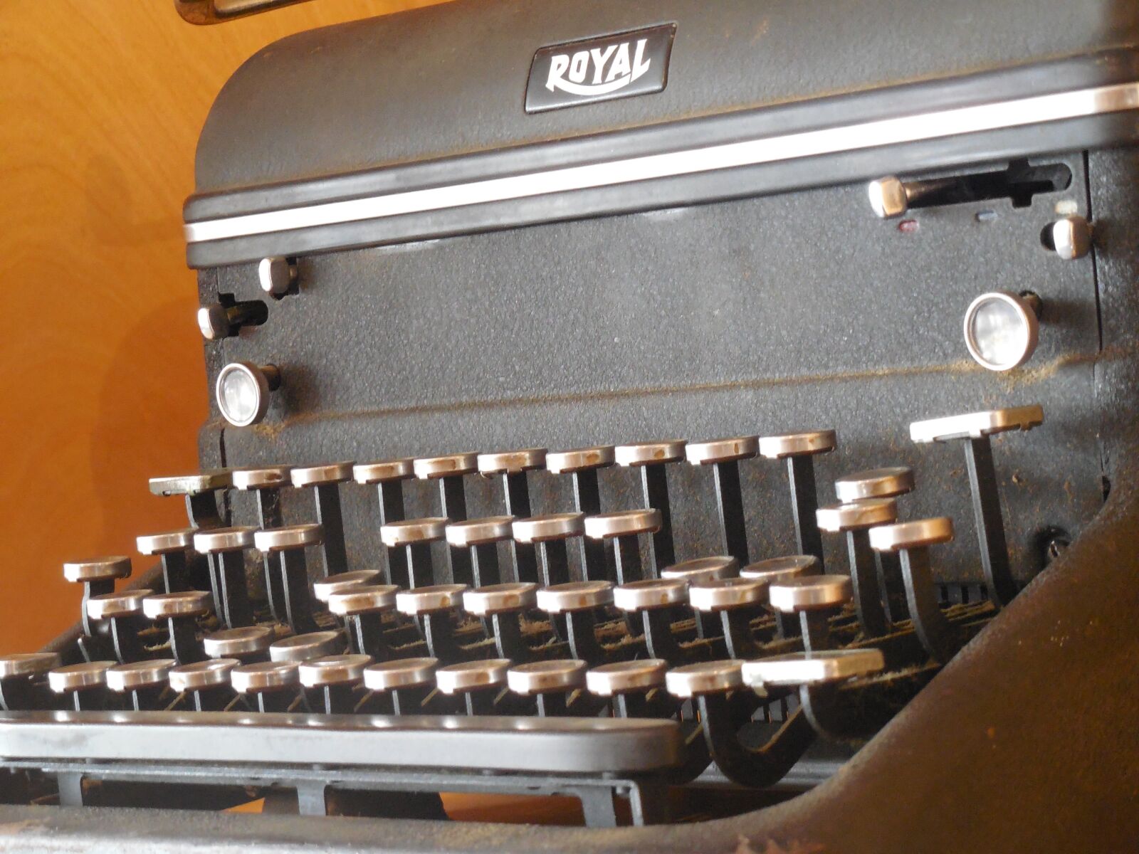 Nikon COOLPIX L620 sample photo. Typewriter, vintage, vintage typewriter photography
