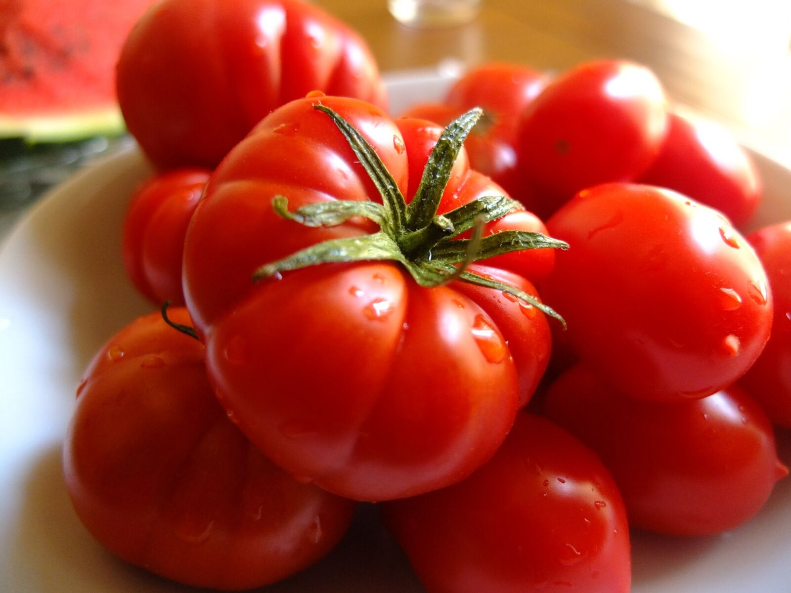 Fujifilm X10 sample photo. Tomatoes, fresh, italy photography