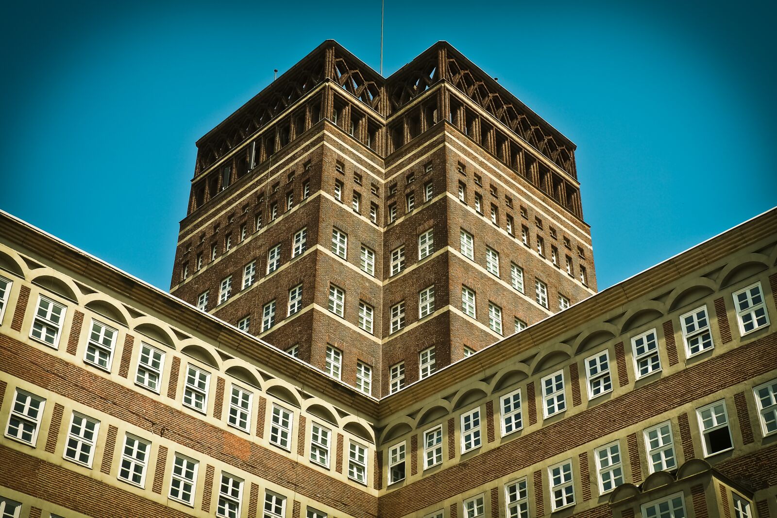 Olympus OM-D E-M10 sample photo. Architecture, office, building photography