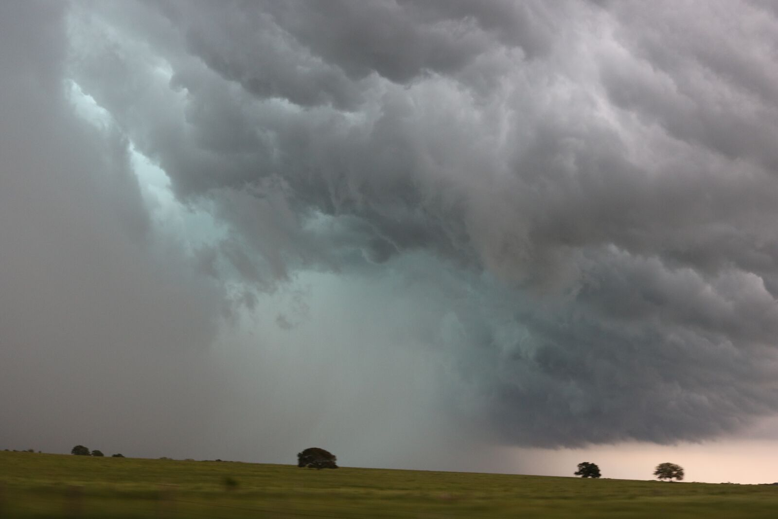 Canon EOS 750D (EOS Rebel T6i / EOS Kiss X8i) sample photo. Storm, weather, cloud photography