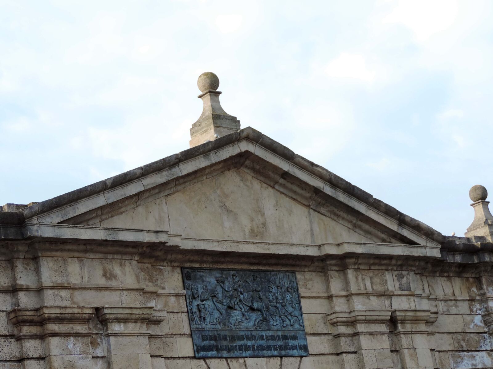 Nikon Coolpix P520 sample photo. Architectural style, art, bronze photography