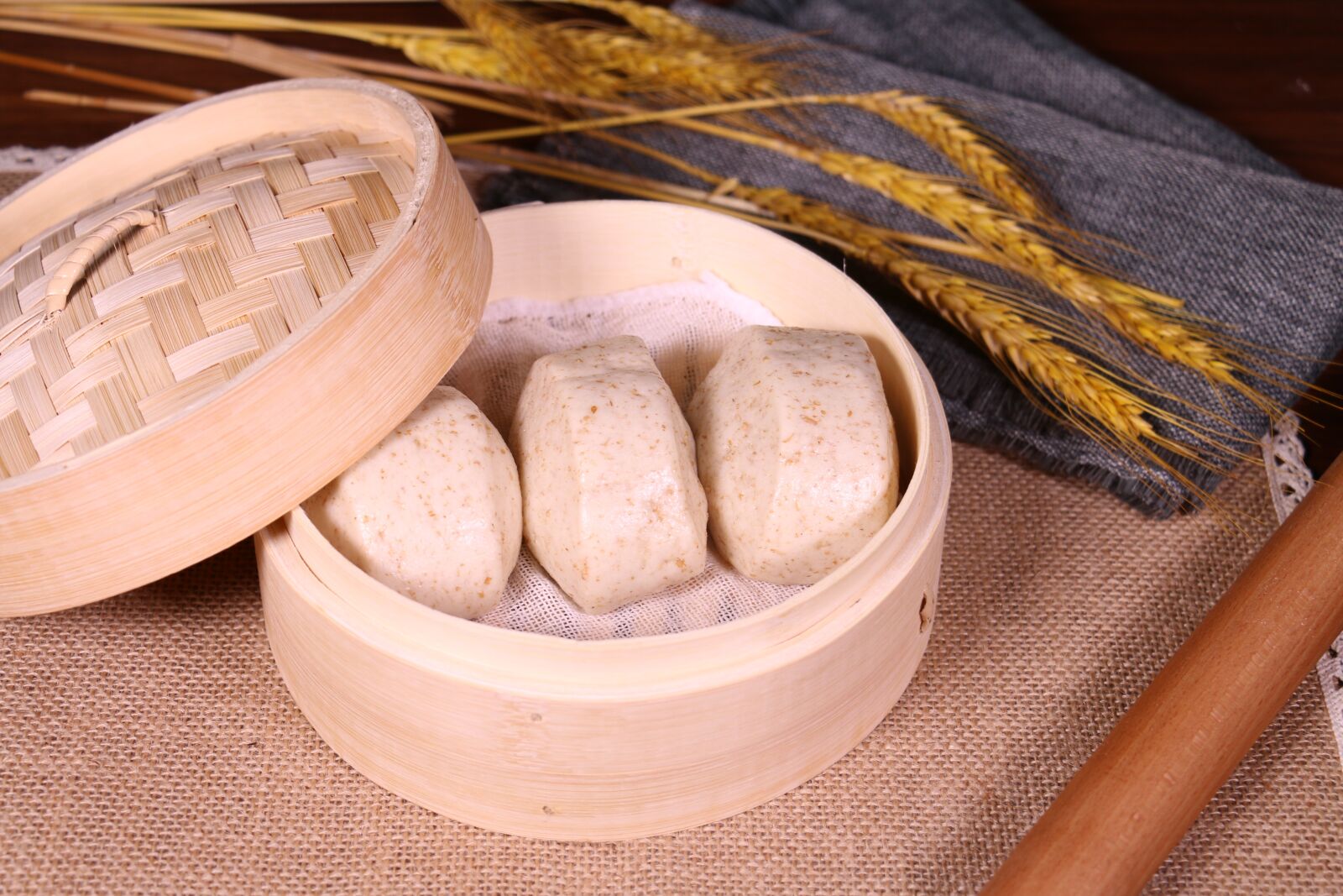 Canon EOS 70D sample photo. Whole wheat bread, whole photography