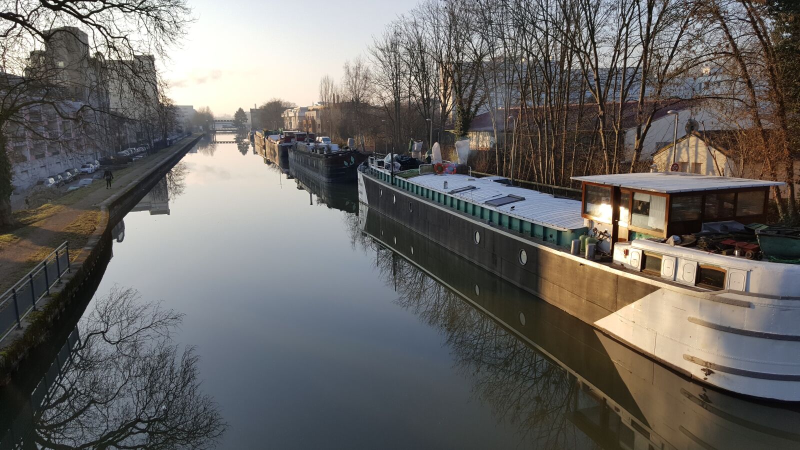 Samsung Galaxy S6 sample photo. Channel, barge, boat photography