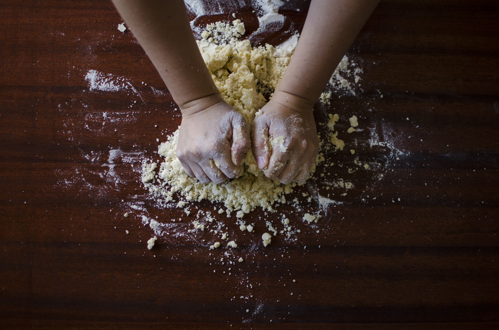 Nikon D7000 + Nikon AF-S DX Nikkor 35mm F1.8G sample photo. Baking, pastry, dough, bakery photography
