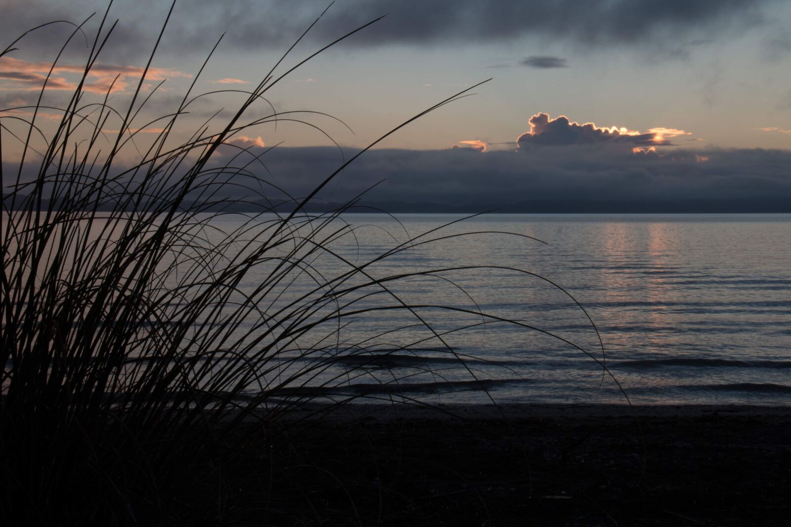Canon EOS 70D sample photo. Calm, sunrise, beach photography
