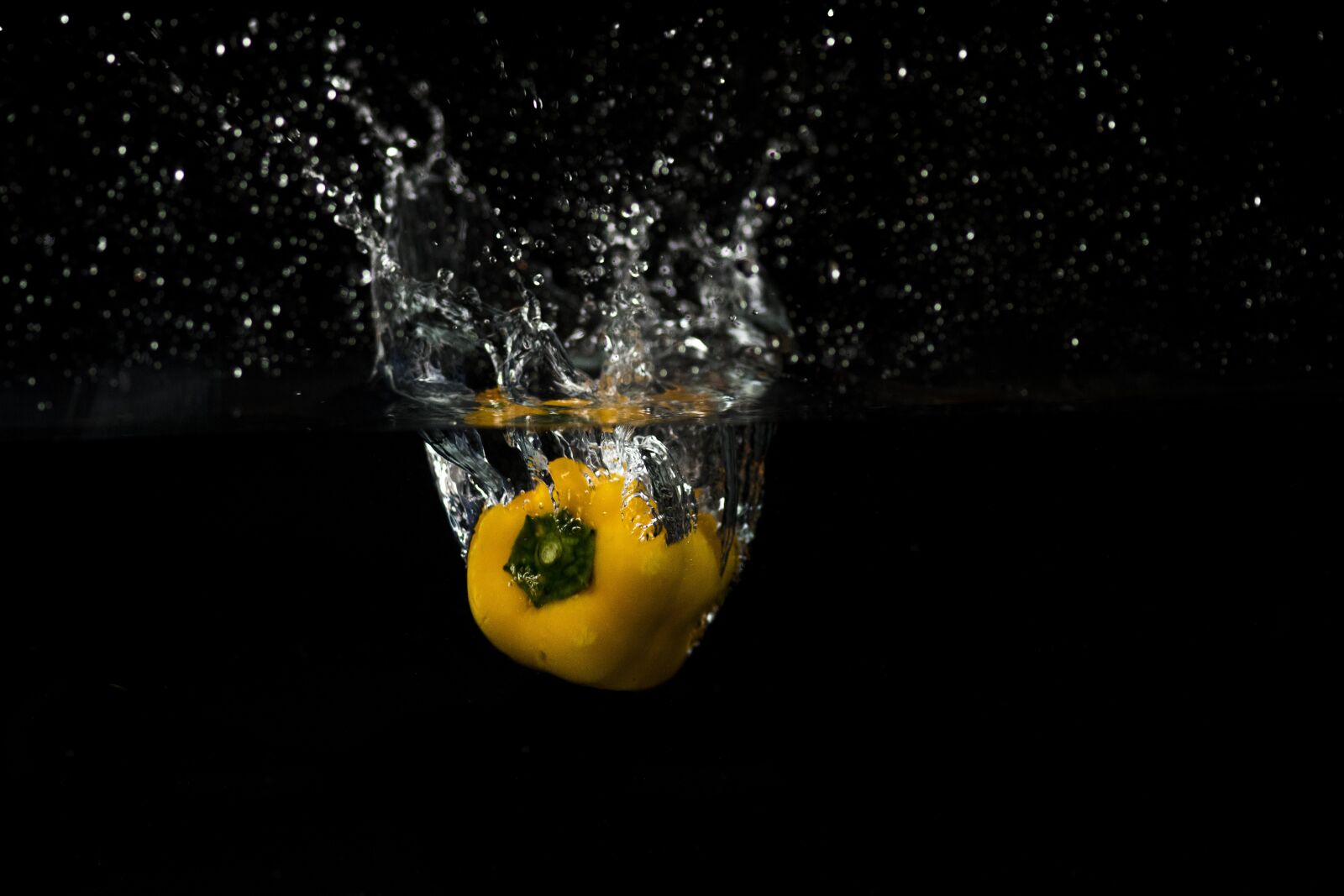 Nikon D5600 sample photo. Darkness, food, wet photography