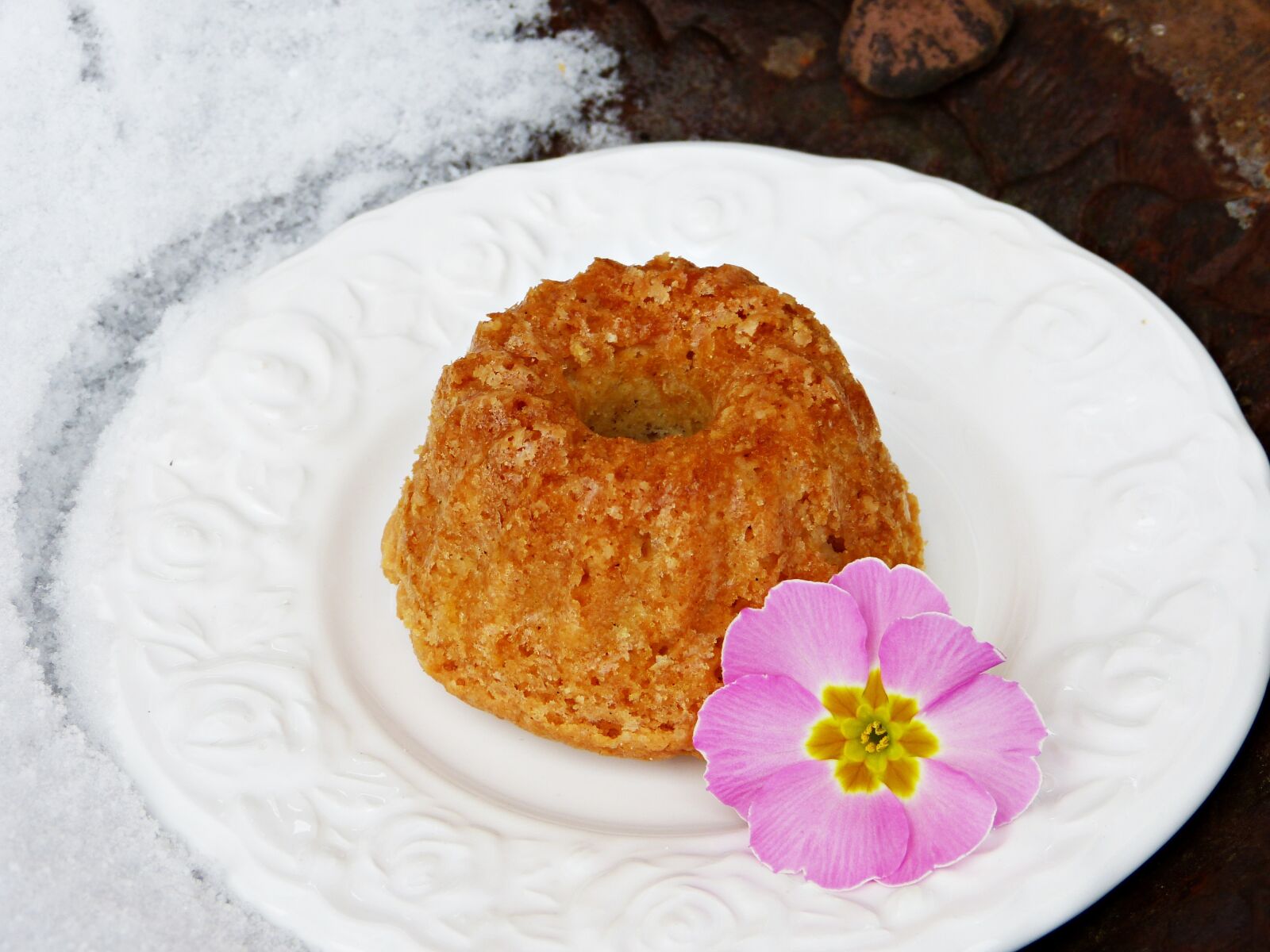 Panasonic Lumix DMC-FZ150 sample photo. Cake, guglhupf, bowl cake photography