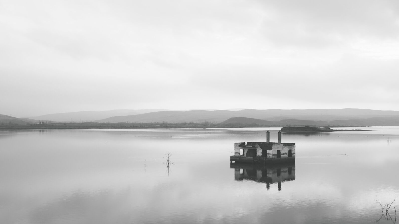 Sony a7 II + Sony FE 28-70mm F3.5-5.6 OSS sample photo. Lake, water, river photography