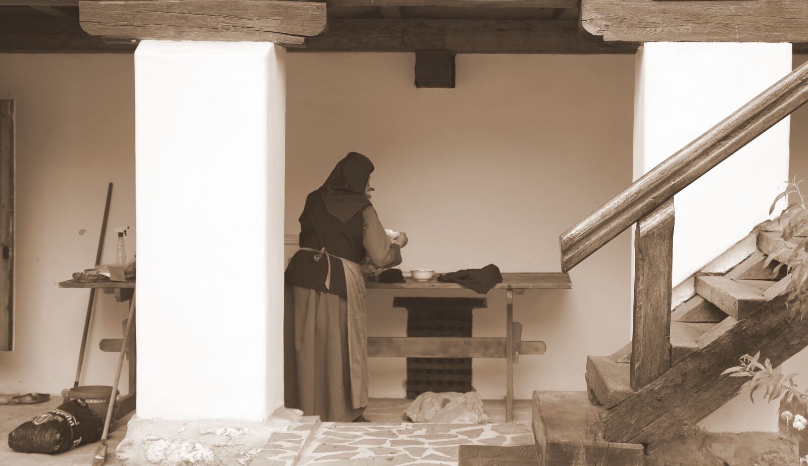 Canon EOS 700D (EOS Rebel T5i / EOS Kiss X7i) sample photo. Nun, monastery, work photography