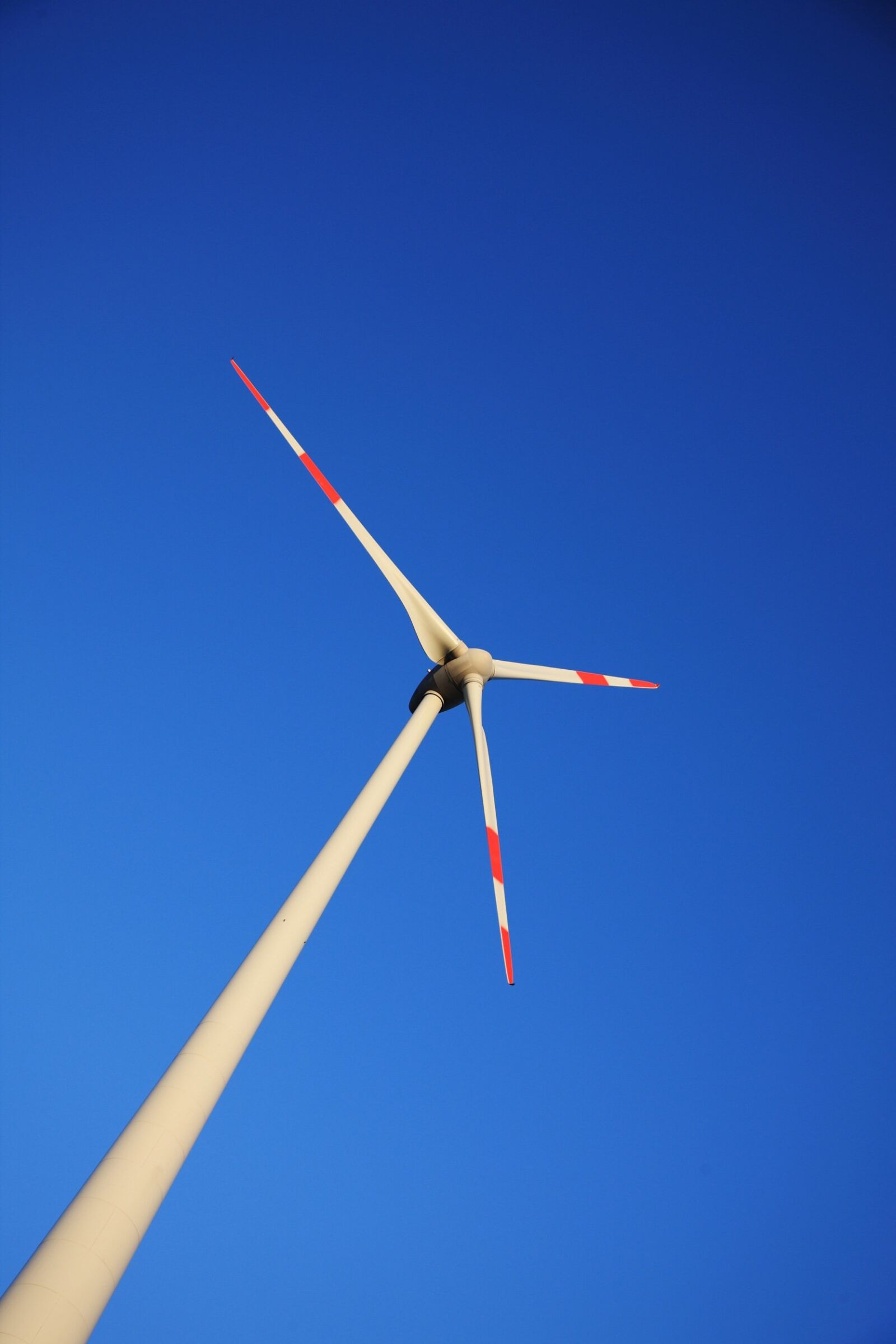 Canon EOS-1Ds Mark III sample photo. Pinwheel, wind energy, oblique photography