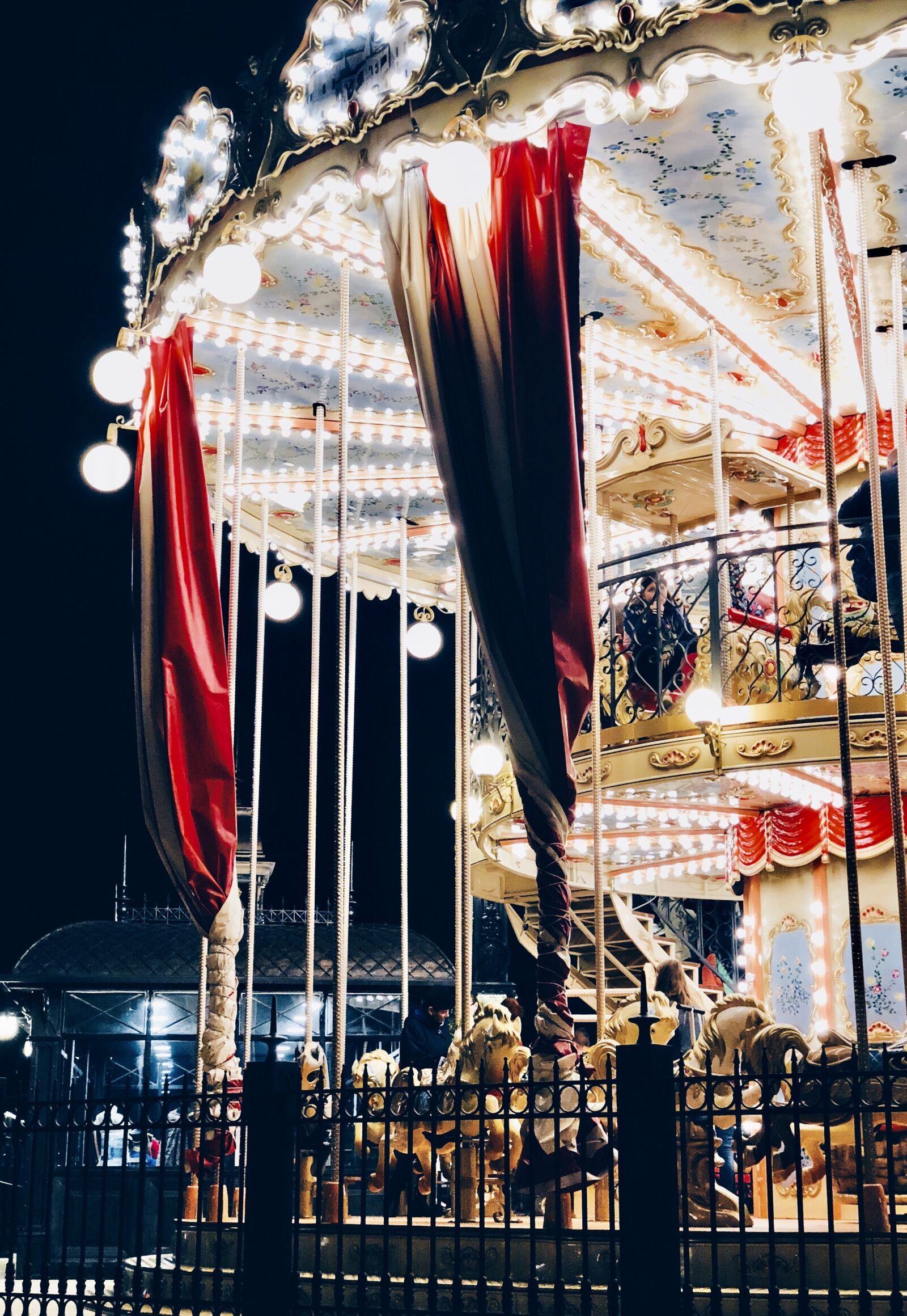 iPhone X back dual camera 6mm f/2.4 sample photo. Carousel, attraction, entertainment photography