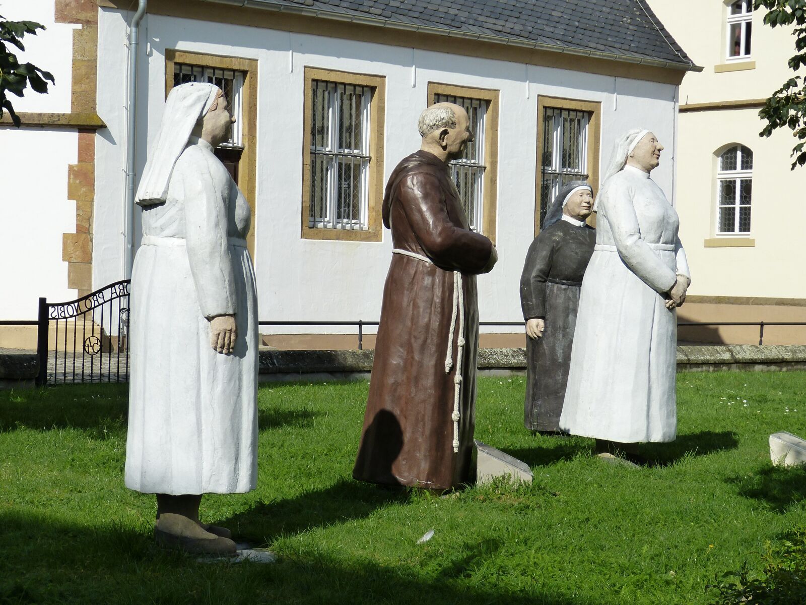 Panasonic Lumix DMC-FZ150 sample photo. Figure, sculpture, statue photography