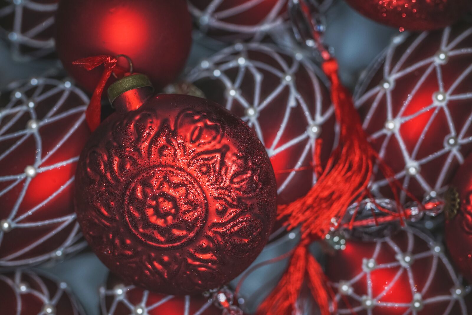 35mm F1.4 sample photo. Christmas decorations, tree decorations photography