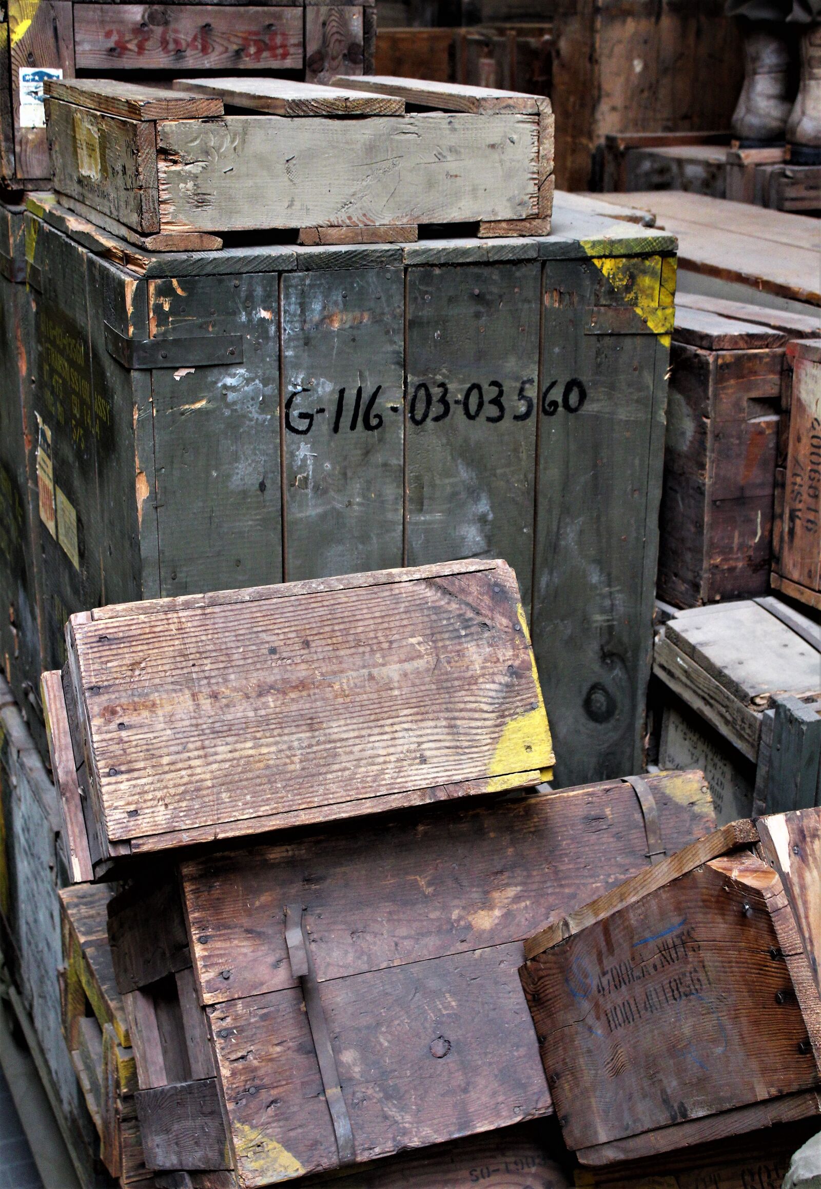 Canon EOS 1300D (EOS Rebel T6 / EOS Kiss X80) sample photo. Container, industry, rusty photography