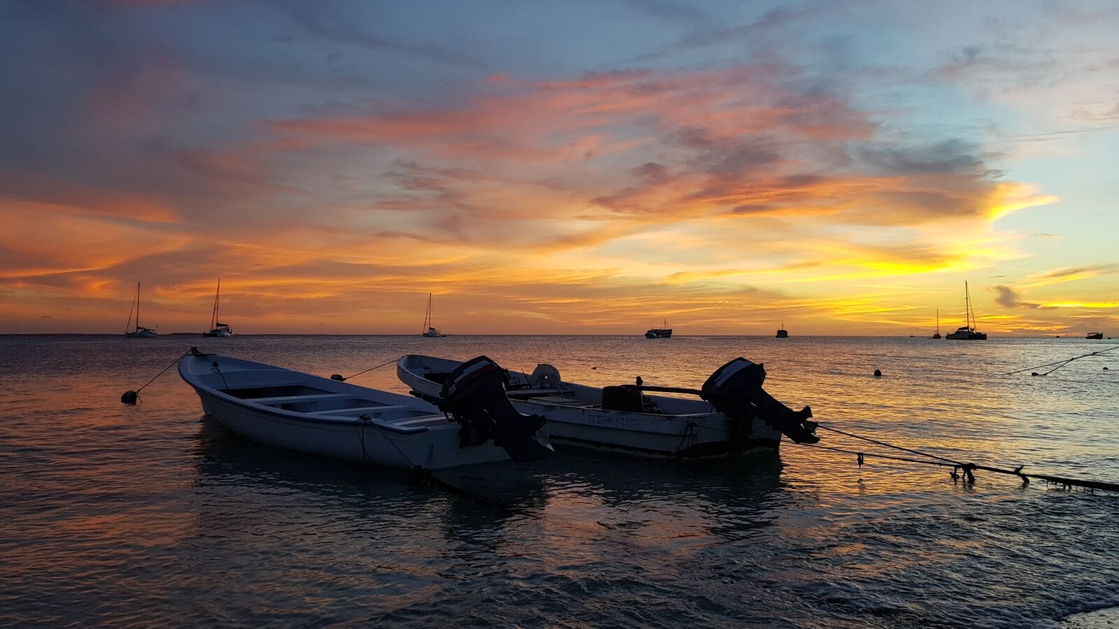 Samsung Galaxy S8+ sample photo. Sunset, sea, calm photography
