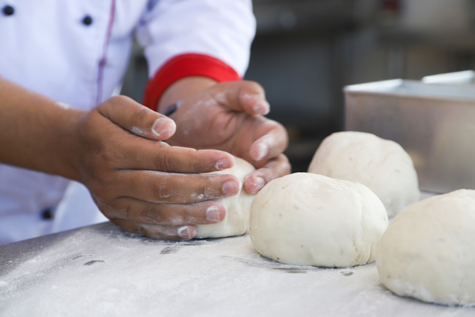 Canon EOS 6D Mark II sample photo. Bake, flour, bread photography