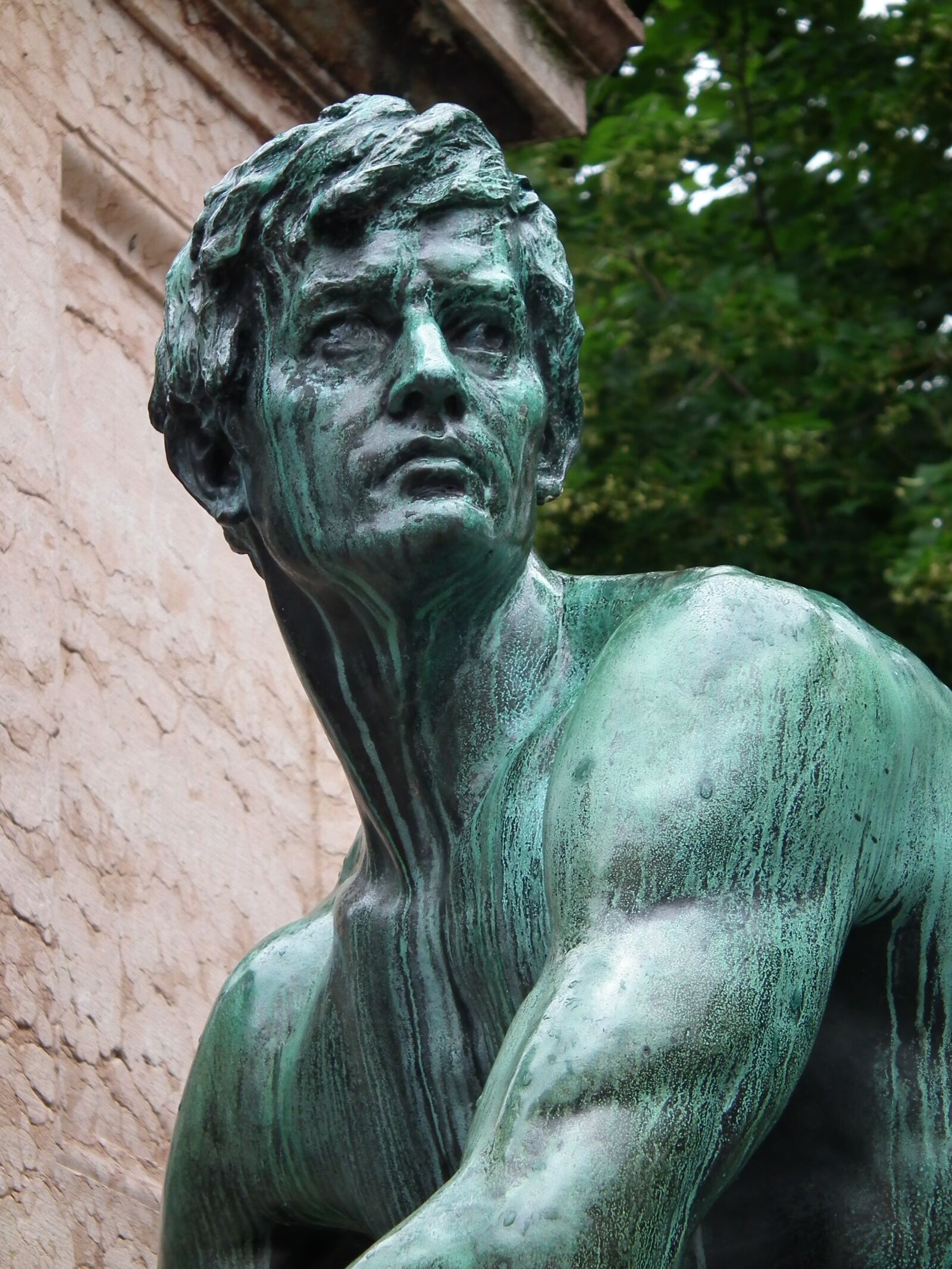 FujiFilm FinePix HS10 (FinePix HS11) sample photo. Statue, metal, patina photography