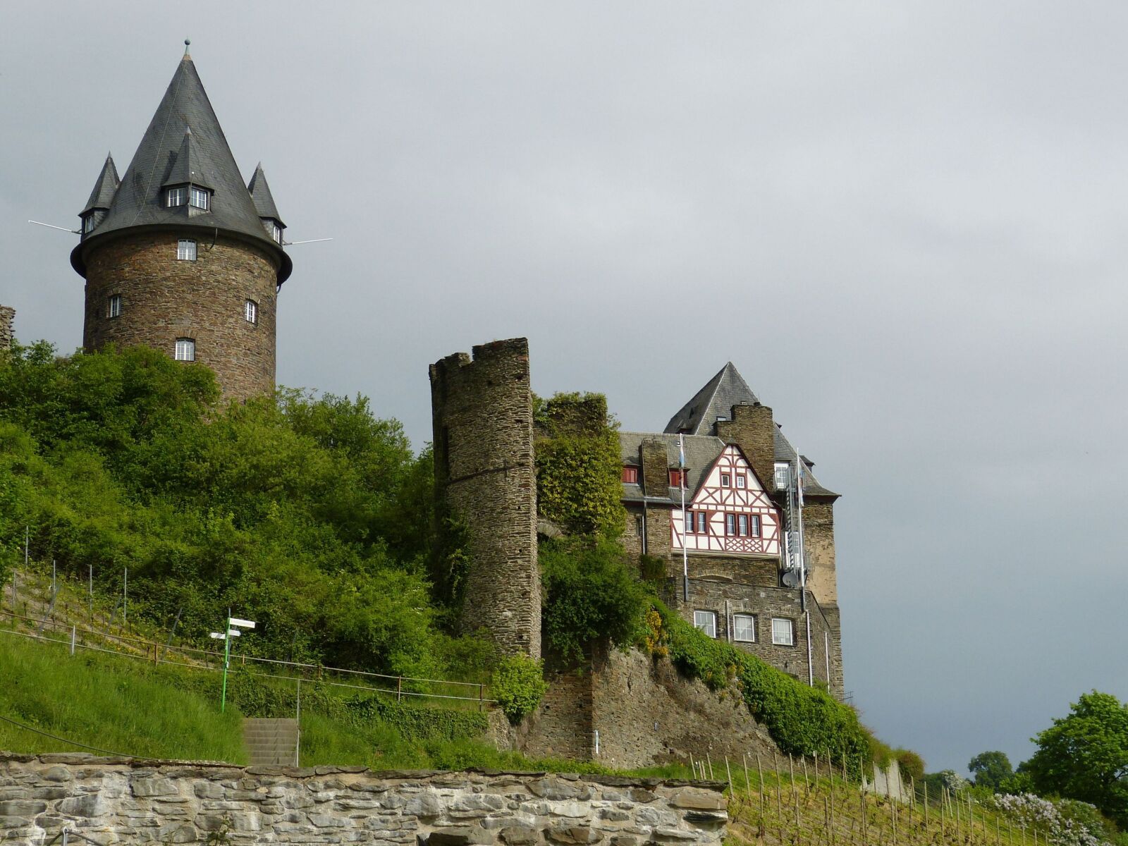 Panasonic Lumix DMC-FZ150 sample photo. Bacharach, castle, fortress photography