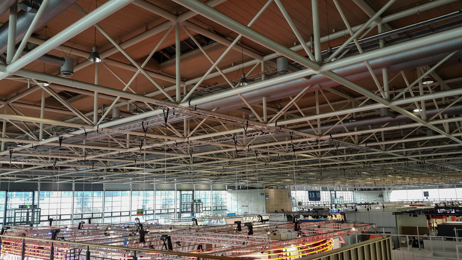 Samsung Galaxy Note4 sample photo. Architecture, building, fair, messe photography