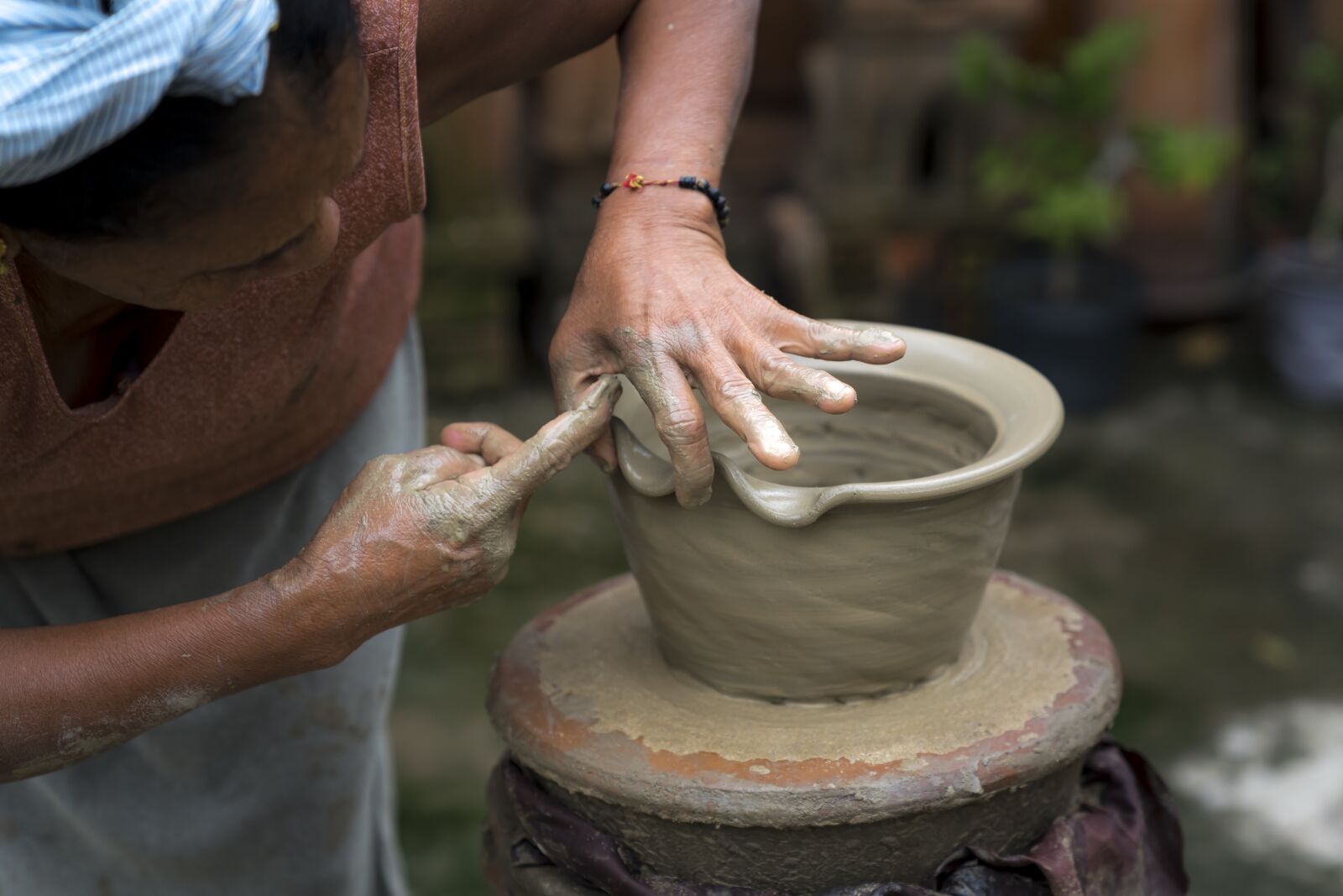 Sony a7R II + Sony FE 24-70mm F2.8 GM sample photo. Adult, asia, pottery photography