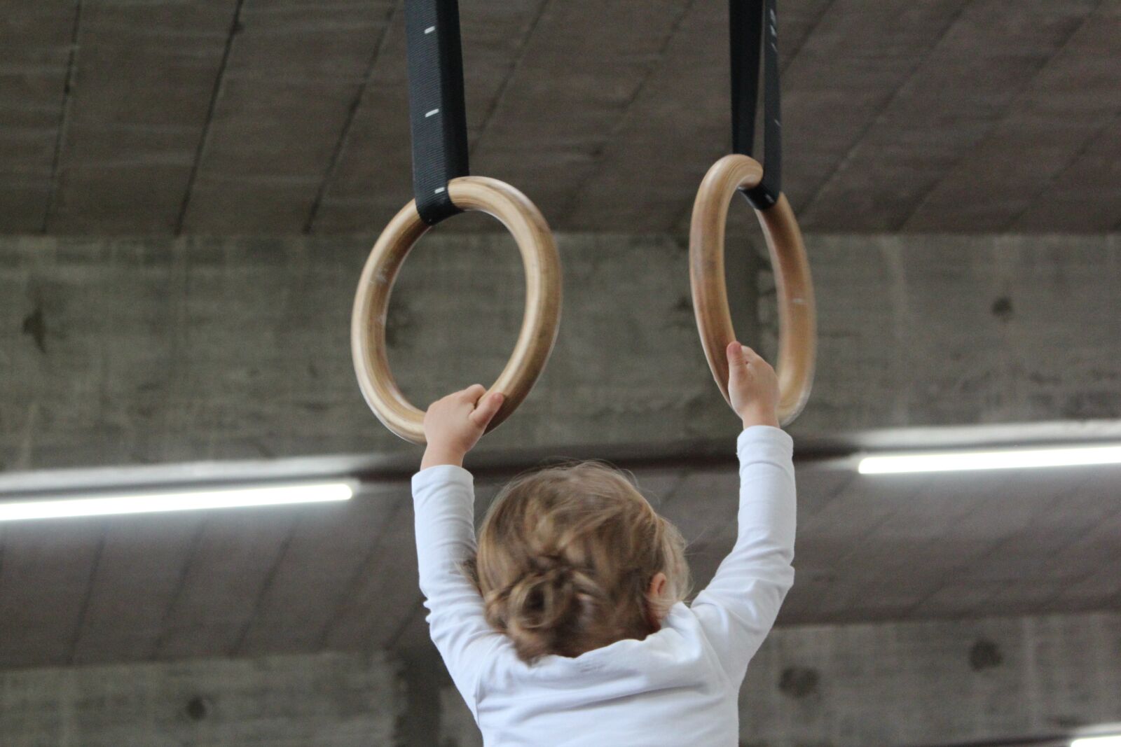 Canon EOS 600D (Rebel EOS T3i / EOS Kiss X5) sample photo. Small child, sports equipment photography